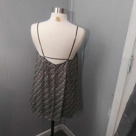 Elizabeth and James Hi Low Green Floral Ta… - Picture 2 of 8